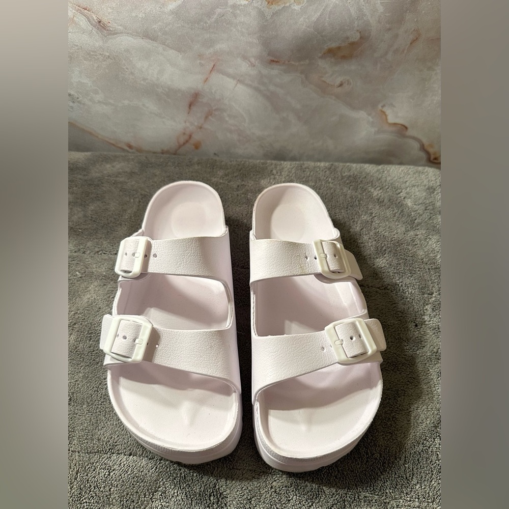 White Women’s Foam Sandals | Size 8